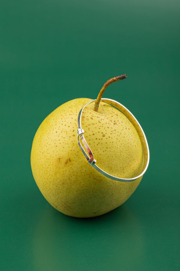 Argenté Jewelry’s handcrafted silver cuff bracelet – A must-have piece for lovers of contemporary minimalism