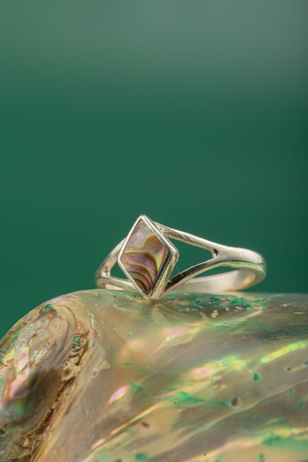Modern ocean-inspired ring for everyday and special occasions