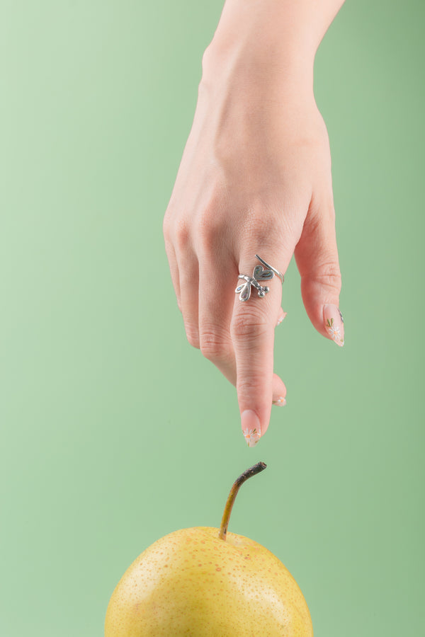 Dragonfly Whisper Ring from Argenté’s ocean-inspired collection