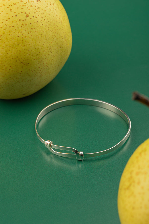 925 Sterling Silver minimalist cuff bracelet – A lightweight, refined statement piece for every occasion